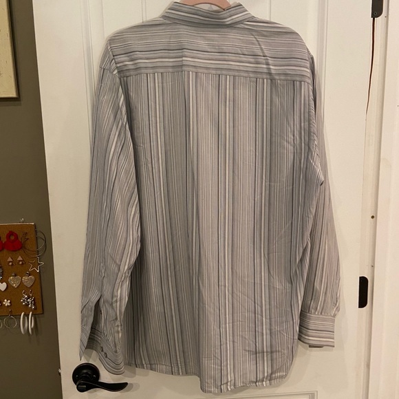 Calvin Klein Button Up - Picture 7 of 11